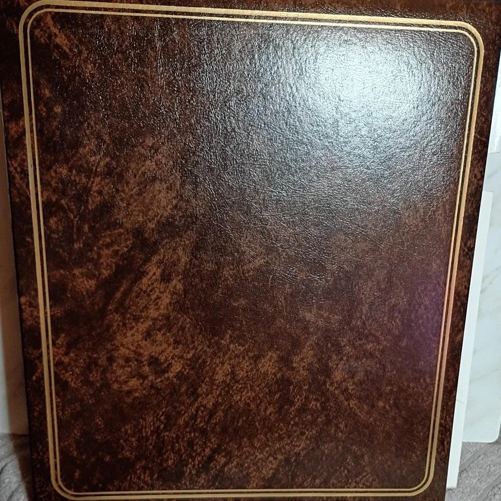Vintage Brown Leather Tone Scrapbook Album 100 Pages 11.75x14 No 913 Gold Trim
